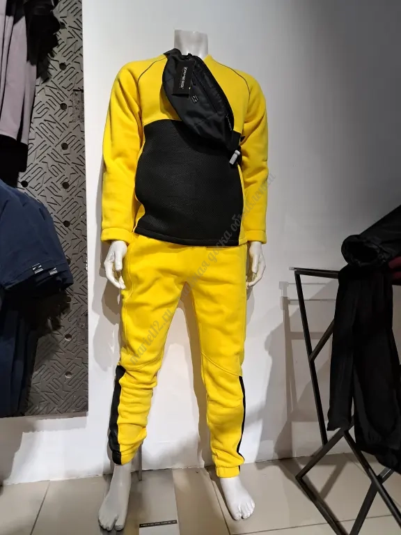 Манекены и оборудование для магазина одежды