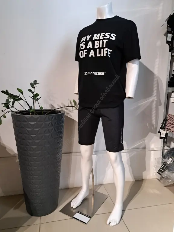 Манекены и оборудование для магазина одежды